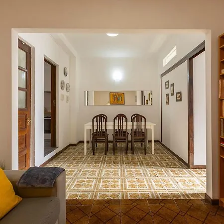 House Apartment *